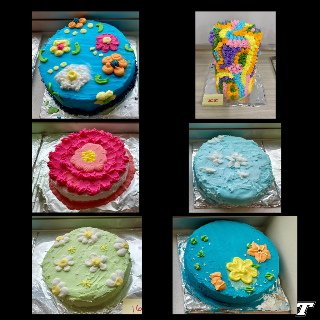 round decorated cakes